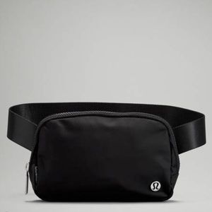 Lululemon Everywhere Belt Bag Black